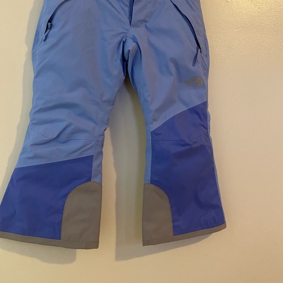 Northface child size 5 snow pant.Very good condition! - Picture 3 of 8
